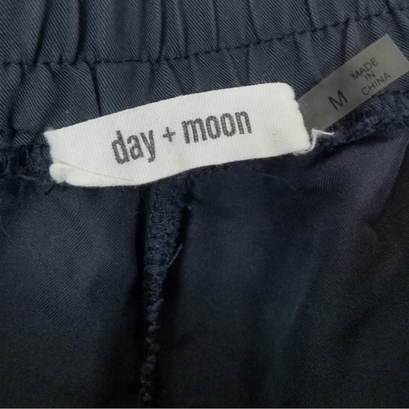 Day & Moon Distressed Hemline Blue Shorts Excellent Condition Size Med - Picture 4 of 7